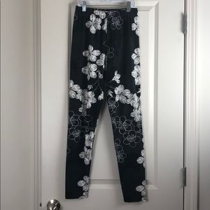 Gray Toned Floral Leggings